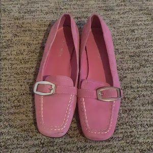 Size 6 pink flats